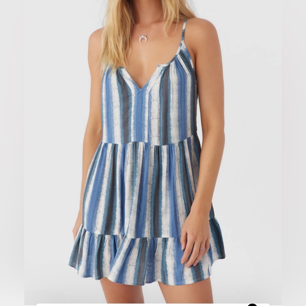 DESIGNED BY O’NEILL!!! NWT V-NECK LIGHTWEIGHT MINI DRESS WITH RACERBACK DETAIL.